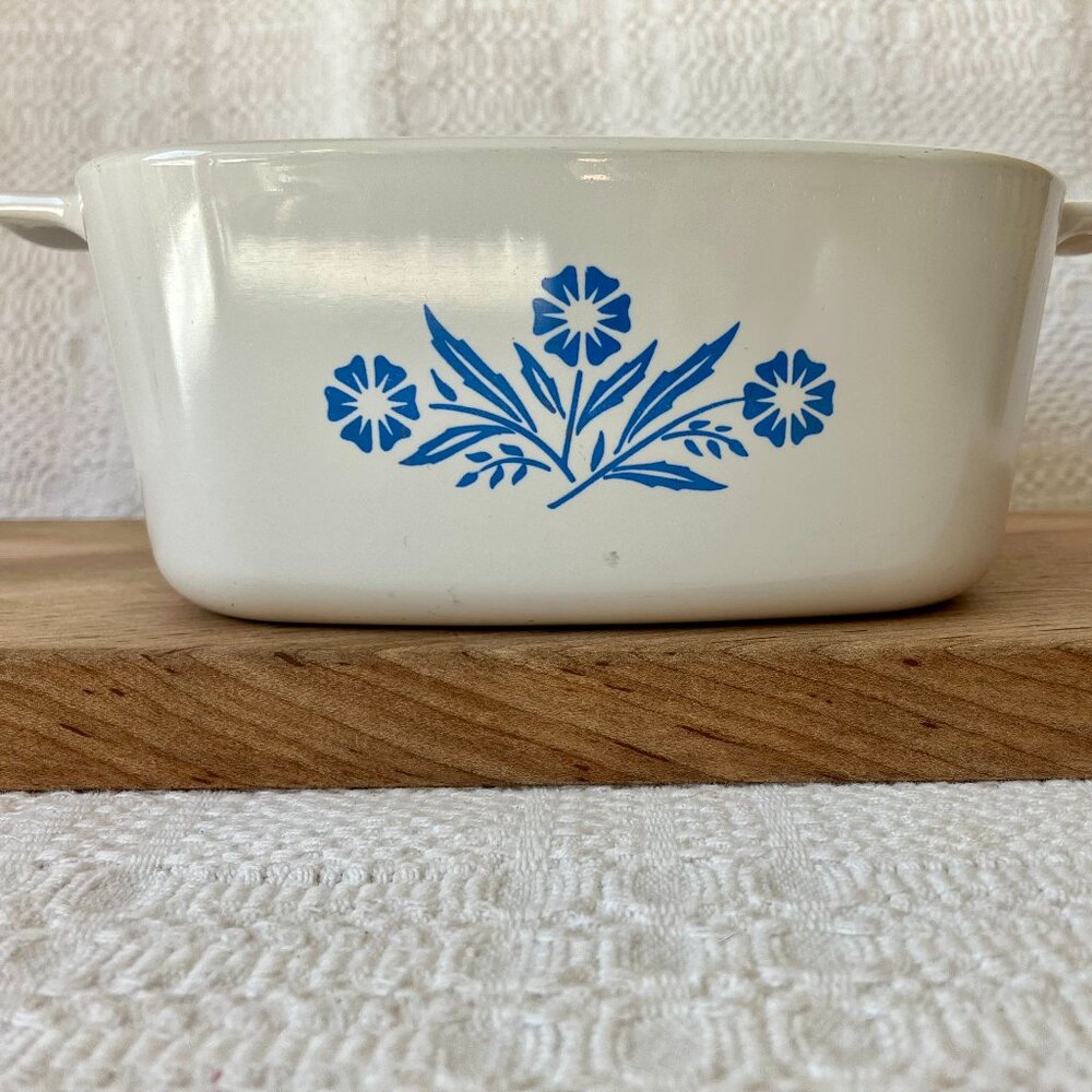 Vintage Corning Ware Blue Cornflower A-1-1/2-B Casserole 1 1/2 Qt, No Lid - Picture 2 of 6
